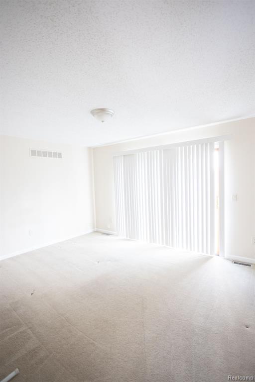 5881 NANEVA, West Bloomfield, MI — Photo 49