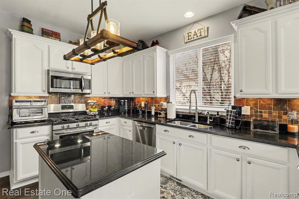 855 Island Lake Drive, Oxford, MI 48371 — Photo 12
