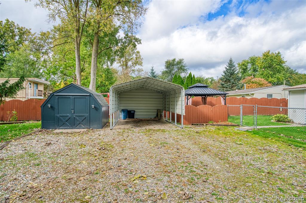 701 MARY Court, Fenton, MI 48430 — Photo 20