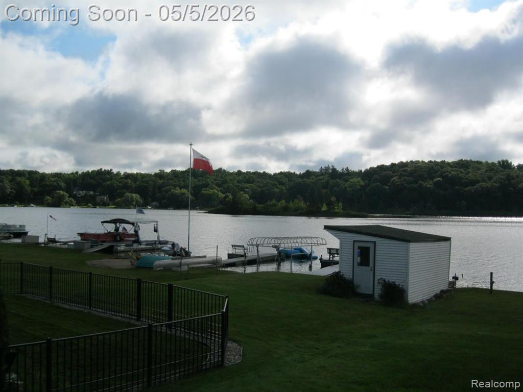 1873 LAKEVIEW Lane, Highland, MI — Photo 4