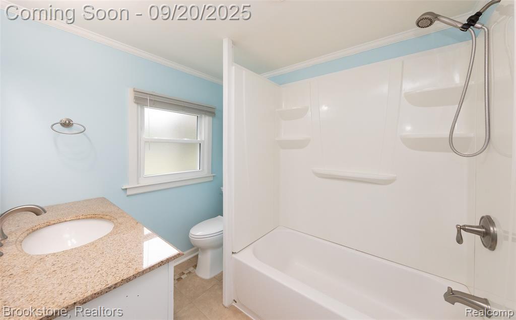 810 Beardon, Lake Orion, MI 48362 — Photo 25