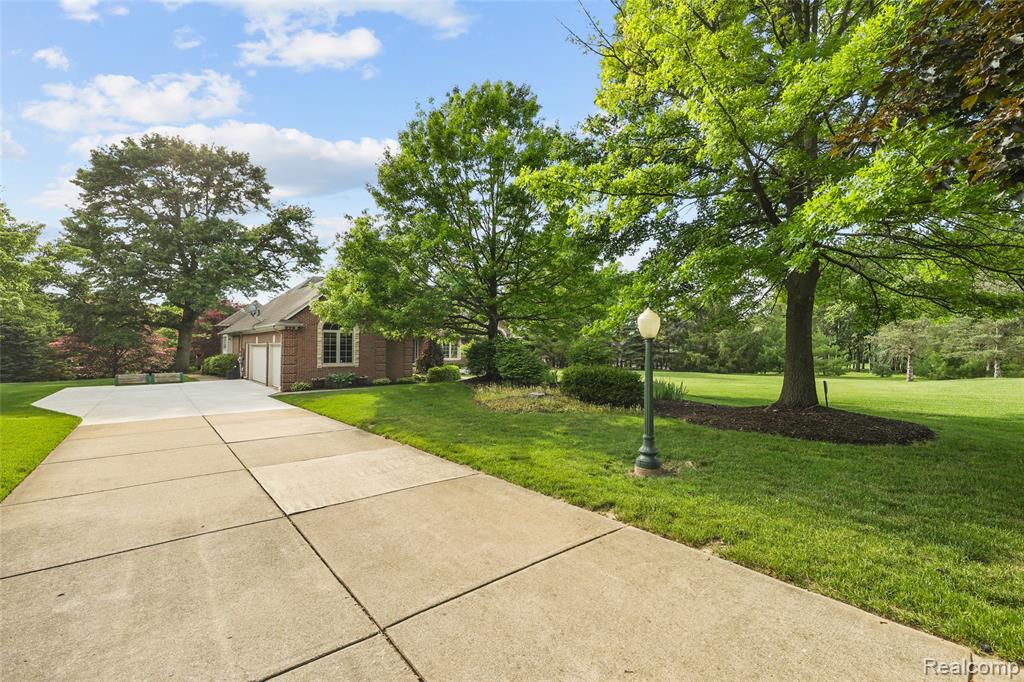 225 Redwood Lane, Leonard, MI 48367 — Photo 45