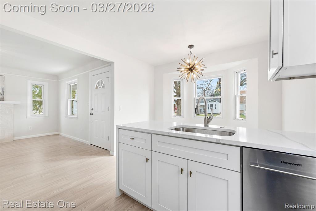 6778 Buckingham Avenue, Allen Park, MI 48101 — Photo 6
