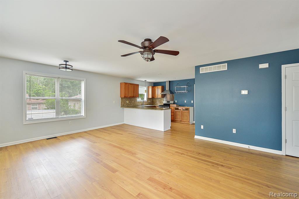 7860 LAKESHORE Road, Whitmore Lake, MI 48189 — Photo 19