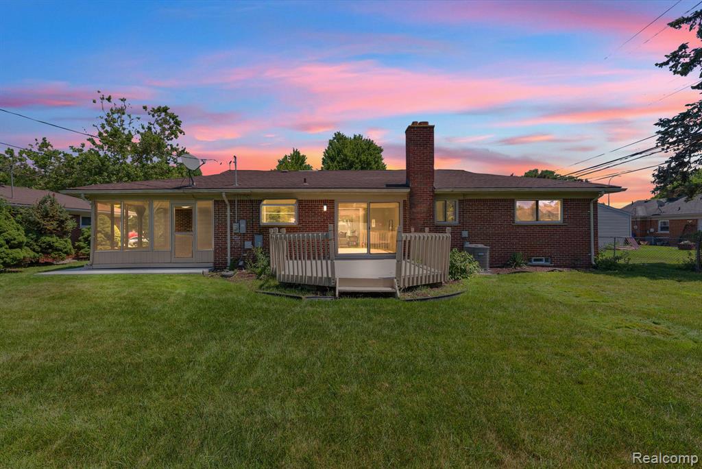 26327 Woodworth Circle, Dearborn Heights, MI 48127 — Photo 44