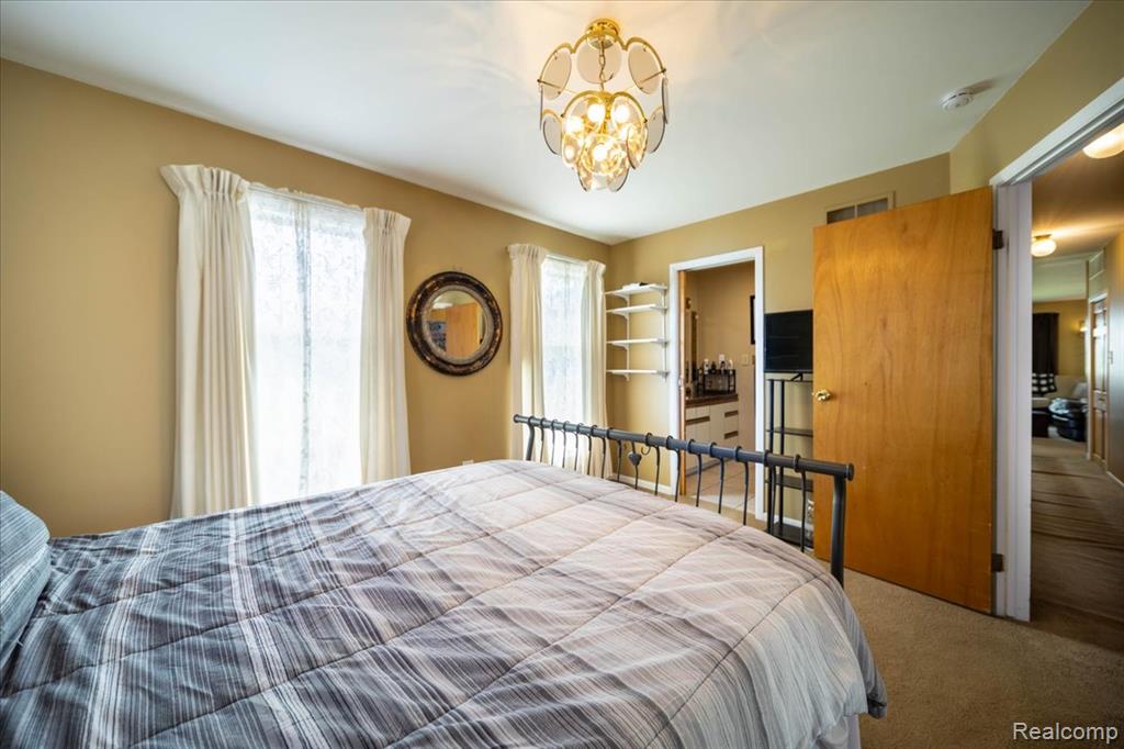 795 Hogarth Avenue, Waterford, MI 48328 — Photo 14