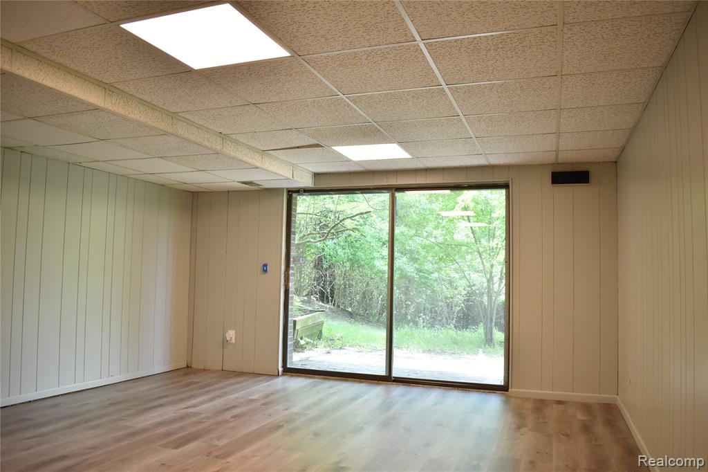 2073 BORDEAUX Street, West Bloomfield, MI 48323 — Photo 38