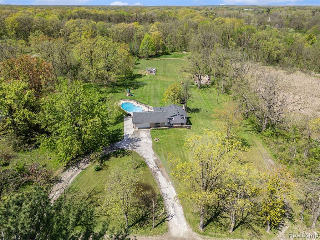 9703 TOWER Road, South Lyon, MI 48178 — Photo 32