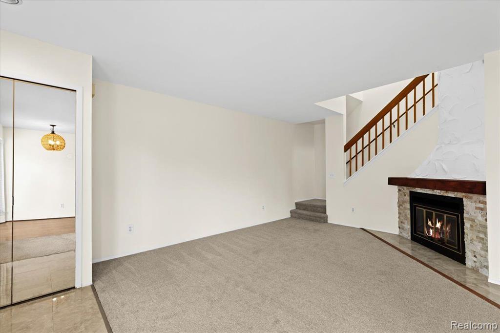 40013 CROSSWINDS, Novi, MI — Photo 6