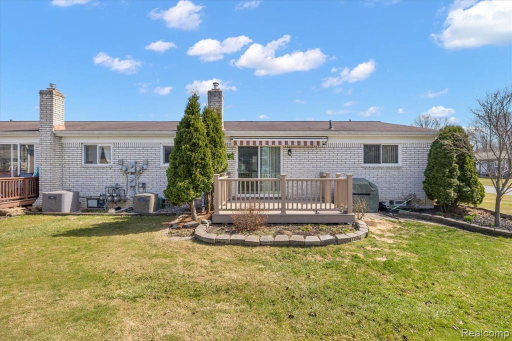 47445 LIZABETH Drive, Chesterfield, MI 48047 — Photo 25