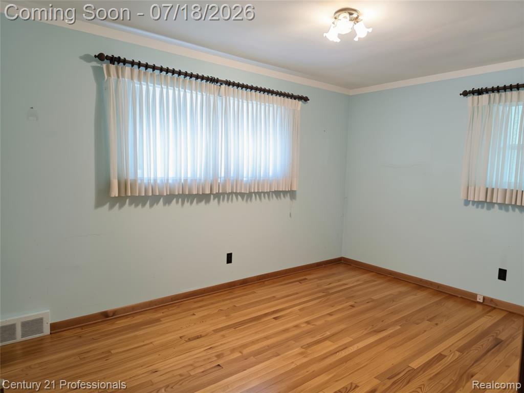 8563 Centralia Street, Dearborn Heights, MI 48127 — Photo 12