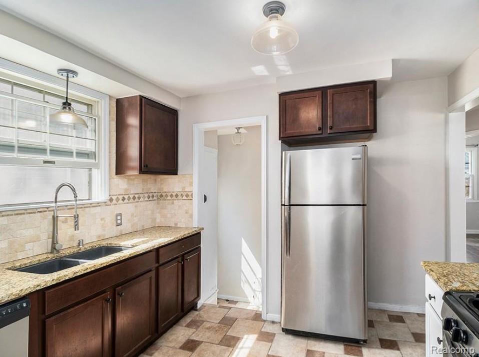 633 N Dorchester Road, Royal Oak, MI 48067 — Photo 7