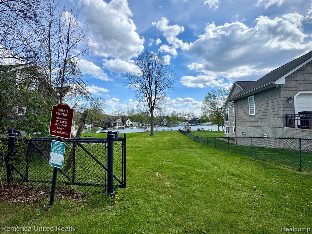 1736 Shoreline Drive, Hartland, MI 48353 — Photo 23