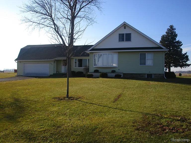 1829 N Ringle Road, Fairgrove, MI 48733 — front exterior