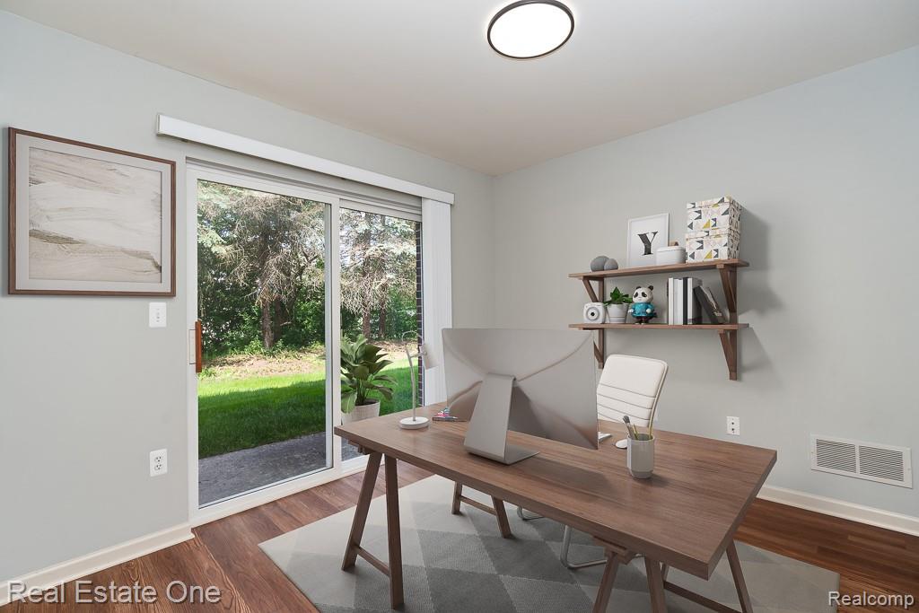 6963 Edgewater Drive, Troy, MI 48085 — Photo 19