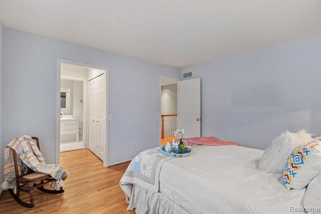 5080 Mirror Lake Court, West Bloomfield, MI 48323 — Photo 24