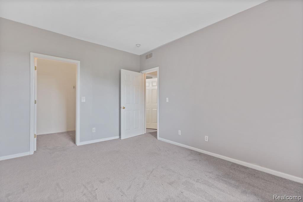 1924 FLAGSTONE Circle, Rochester, MI 48307 — Photo 21