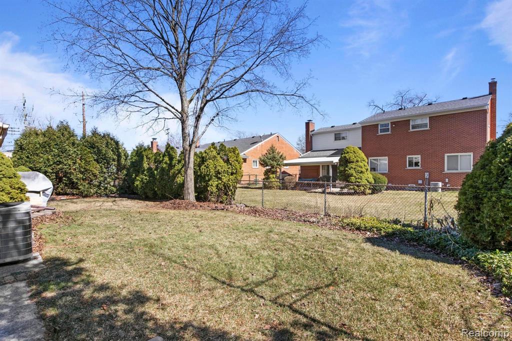39 SNOW, Dearborn, MI 48124 — Photo 44