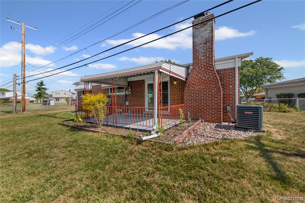 4900 Kadena Court, Sterling Heights, MI 48310 — Photo 36