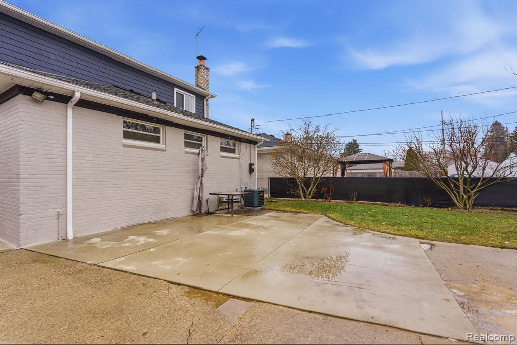 57 W Elmwood Avenue, Clawson, MI — Photo 30