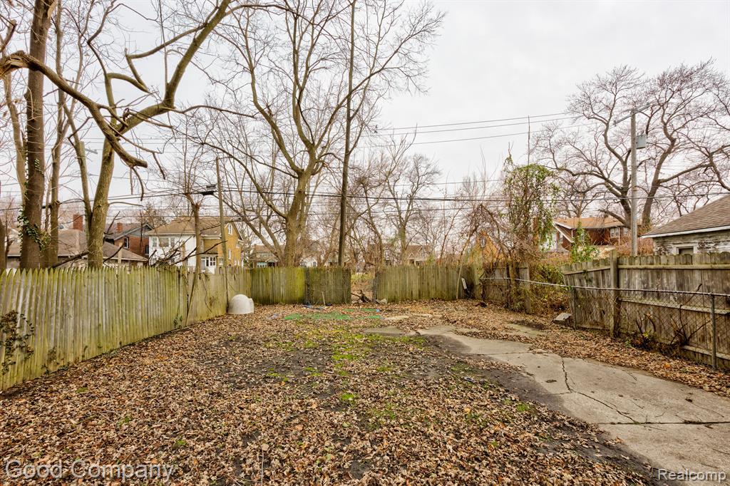849 CHALMERS Street, Detroit, MI 48215 — Photo 35