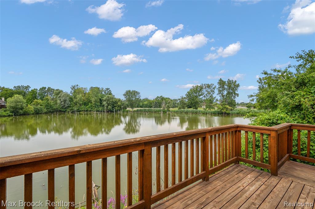 30995 Blueridge Drive, Novi, MI 48377 — Photo 32