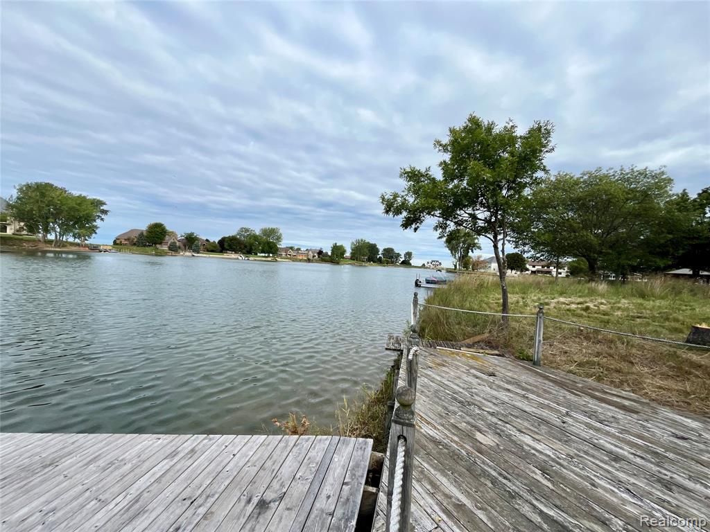 9857 Whispering Pines, MI — Photo 4