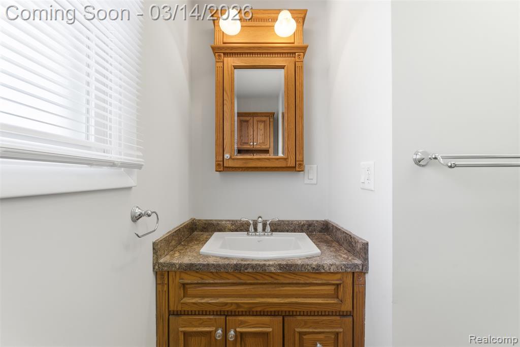 978 Ridge Court, Chelsea, MI 48118 — Photo 9