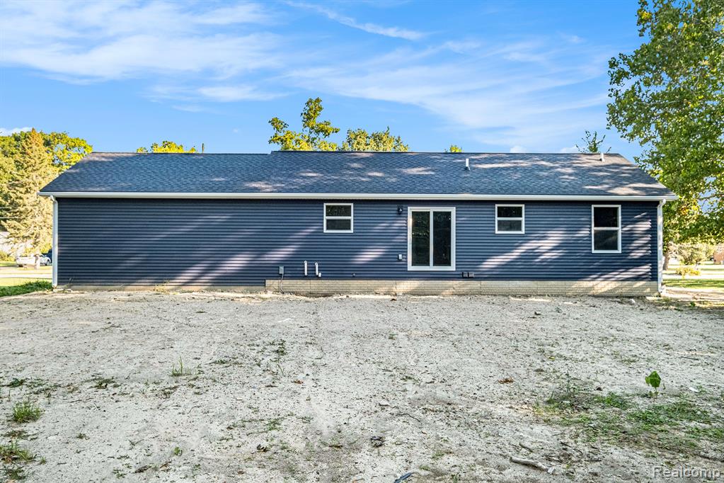 4350 Chicory Lane, Burton, MI 48519 — Photo 18