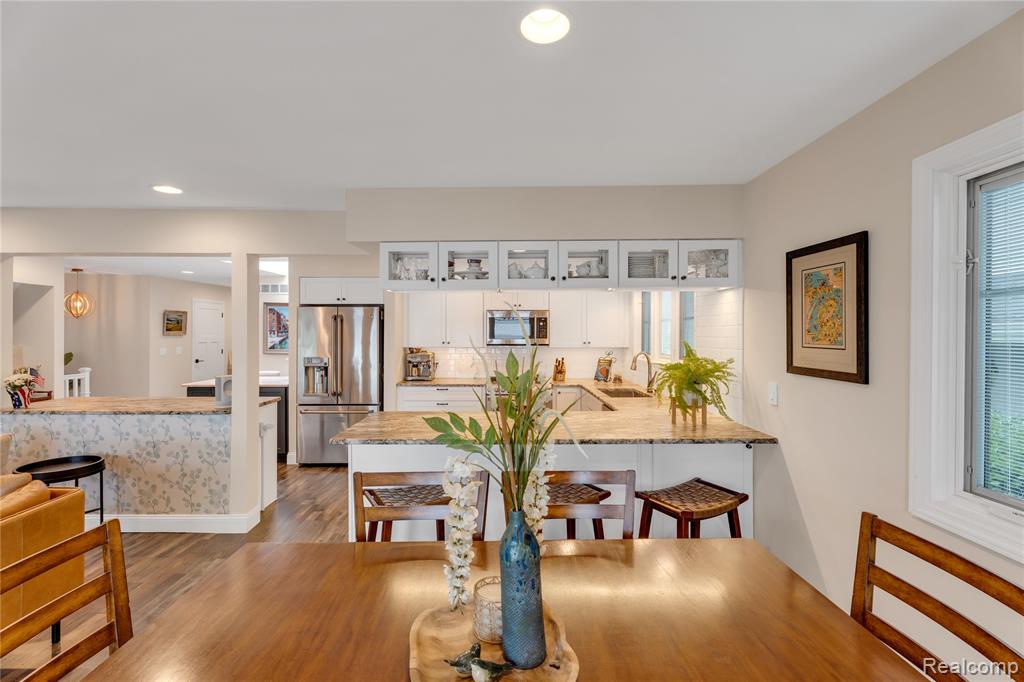 7107 Locklin Street, West Bloomfield, MI 48324 — Photo 9