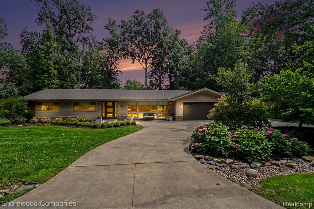 3144 Upton Drive, Troy, MI 48084