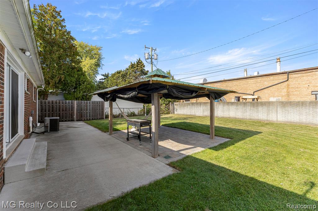 8671 Whitefield Street, Dearborn Heights, MI 48127 — Photo 22
