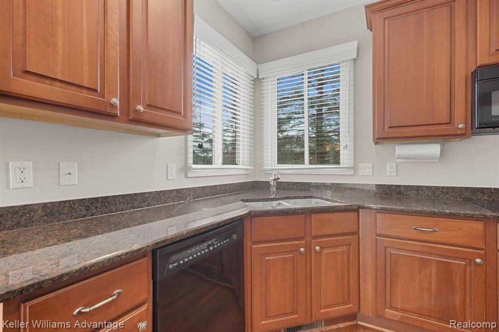 47232 MERION Circle, Northville, MI 48168 — Photo 28