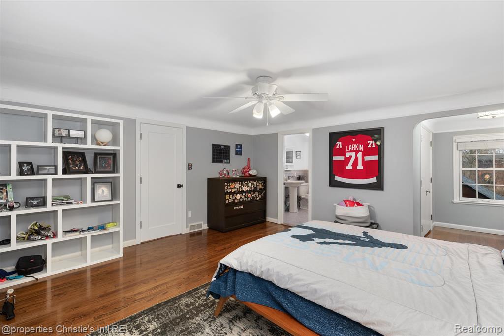 1059 Berkshire Road, Grosse Pointe Park, MI 48230 — Photo 32