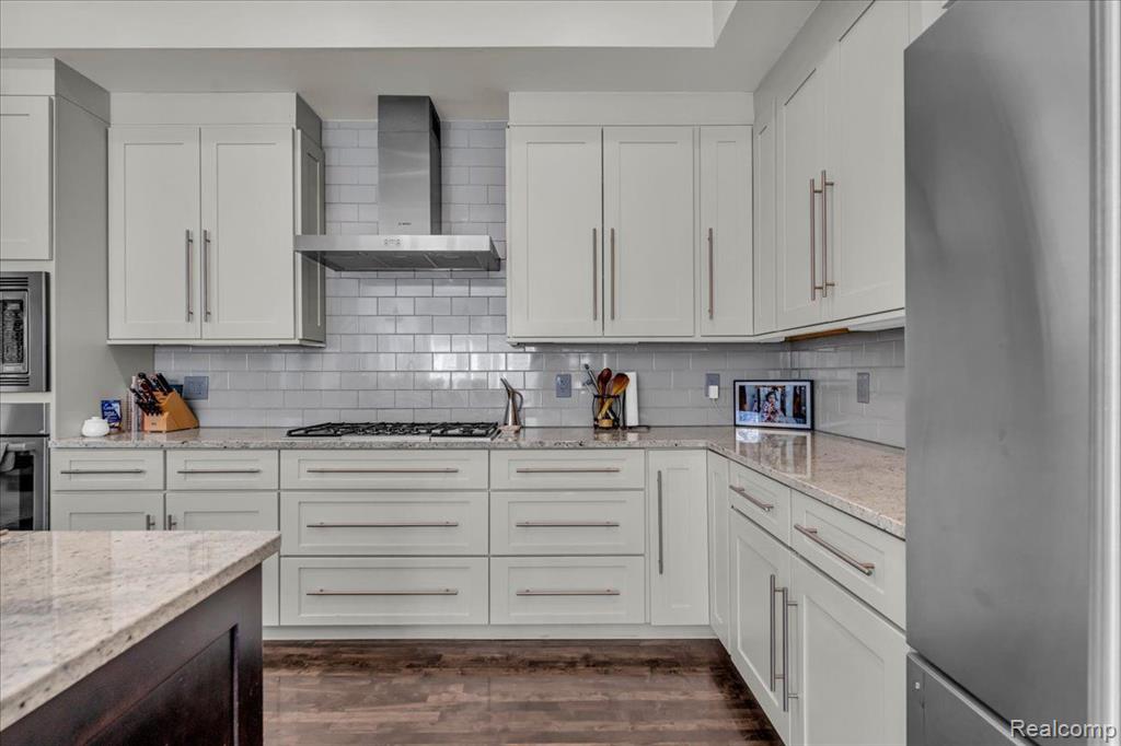 868 HAZEL Street, Birmingham, MI 48009 — Photo 17
