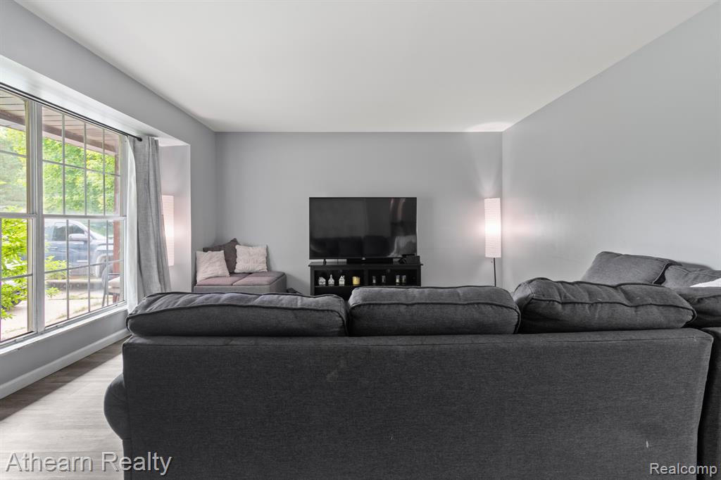 7156 Sharp Road, Swartz Creek, MI 48473 — Photo 11