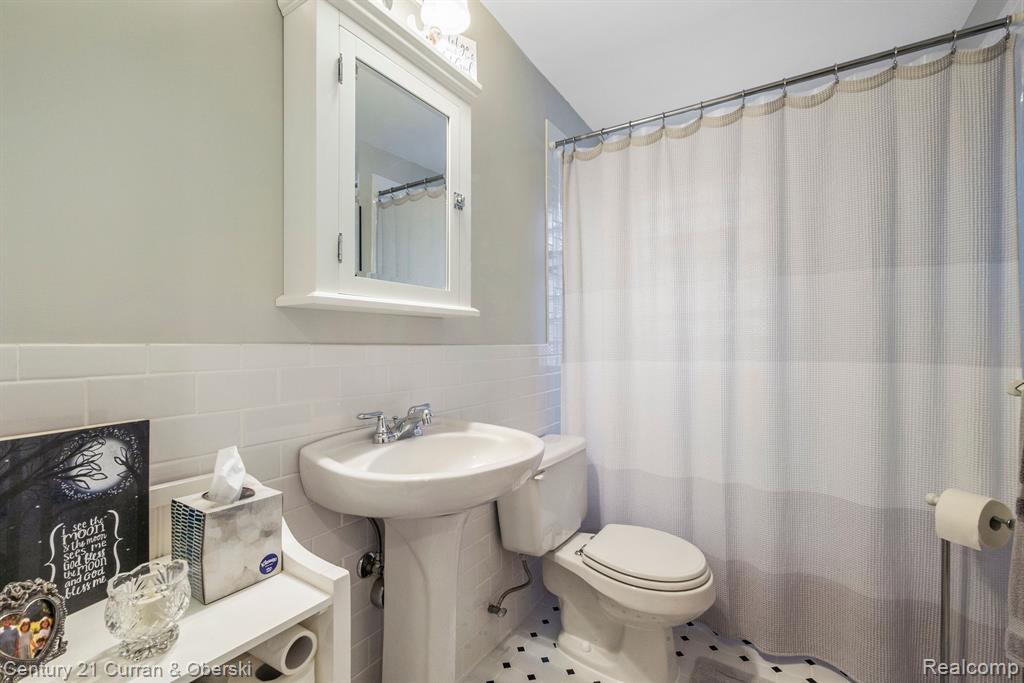 634 S HARVEY Street, Plymouth, MI 48170 — Photo 25