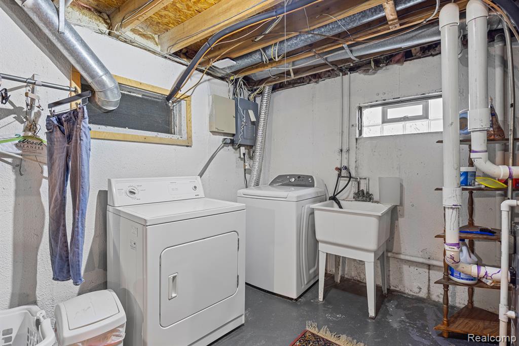 917 HUMPHREY Avenue, Birmingham, MI 48009 — Photo 29