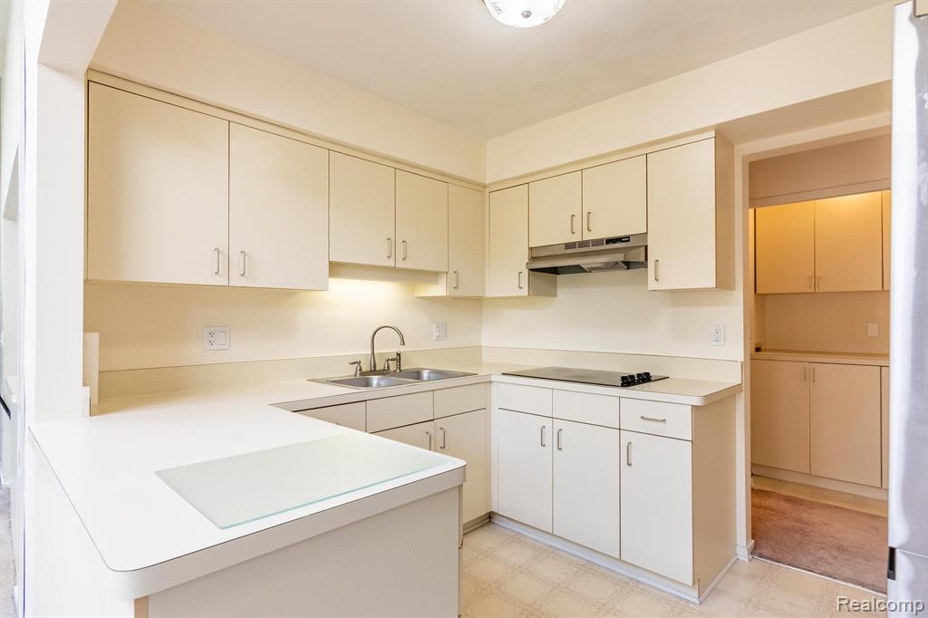 4230 BRECKENRIDGE Drive, West Bloomfield, MI — Photo 3