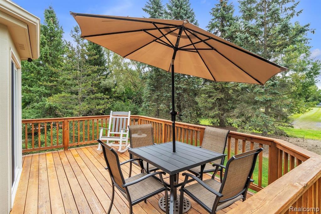 1134 Andover Circle, Commerce Twp, MI 48390 — Photo 38