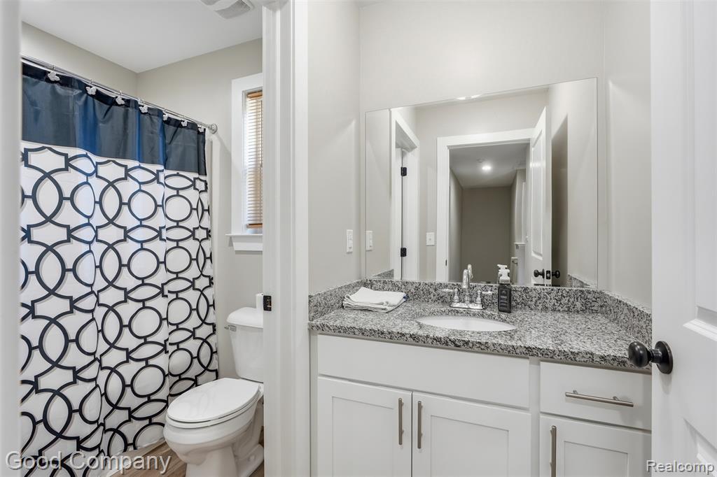 1218 E Bernhard Avenue, Hazel Park, MI 48030 — Photo 17