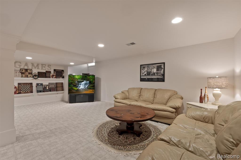 7260 Willow Oak Drive, West Bloomfield, MI 48324 — Photo 17