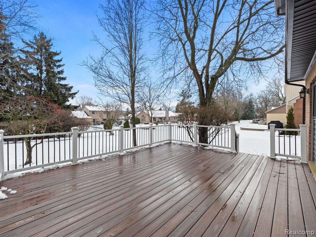 6866 SERENITY Drive, Troy, MI 48098 — Photo 40