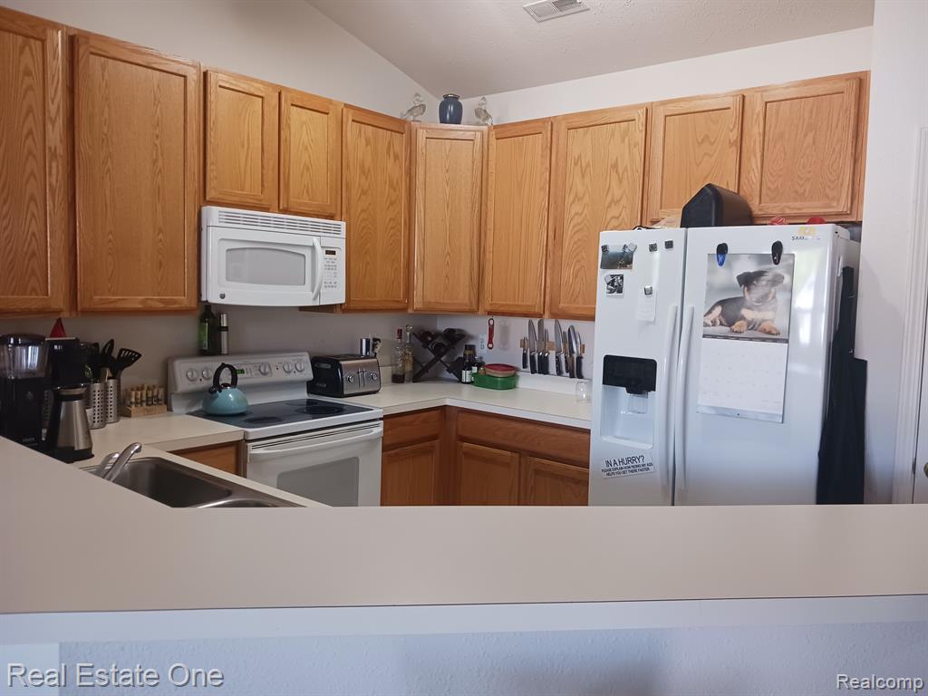 1495 FOX POINTE Circle, Ann Arbor, MI 48108 — Photo 9
