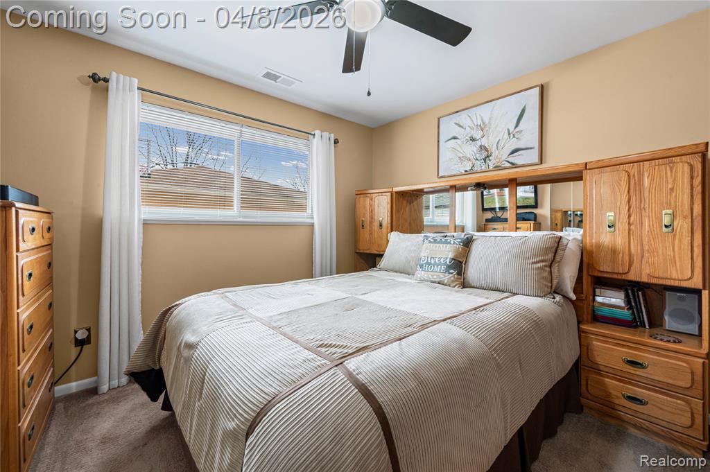 4685 Universal Street, Dearborn Heights, MI 48125 — Photo 17