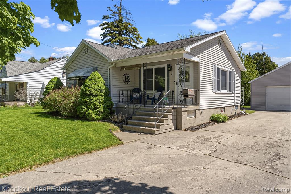 705 Burns Street, Essexville, MI 48732 — Photo 3