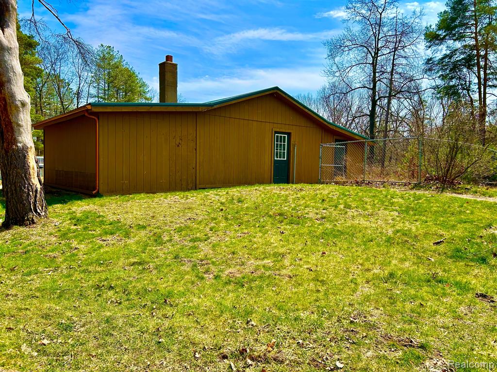 400 WOLFE Road, Ortonville, MI 48462 — Photo 5