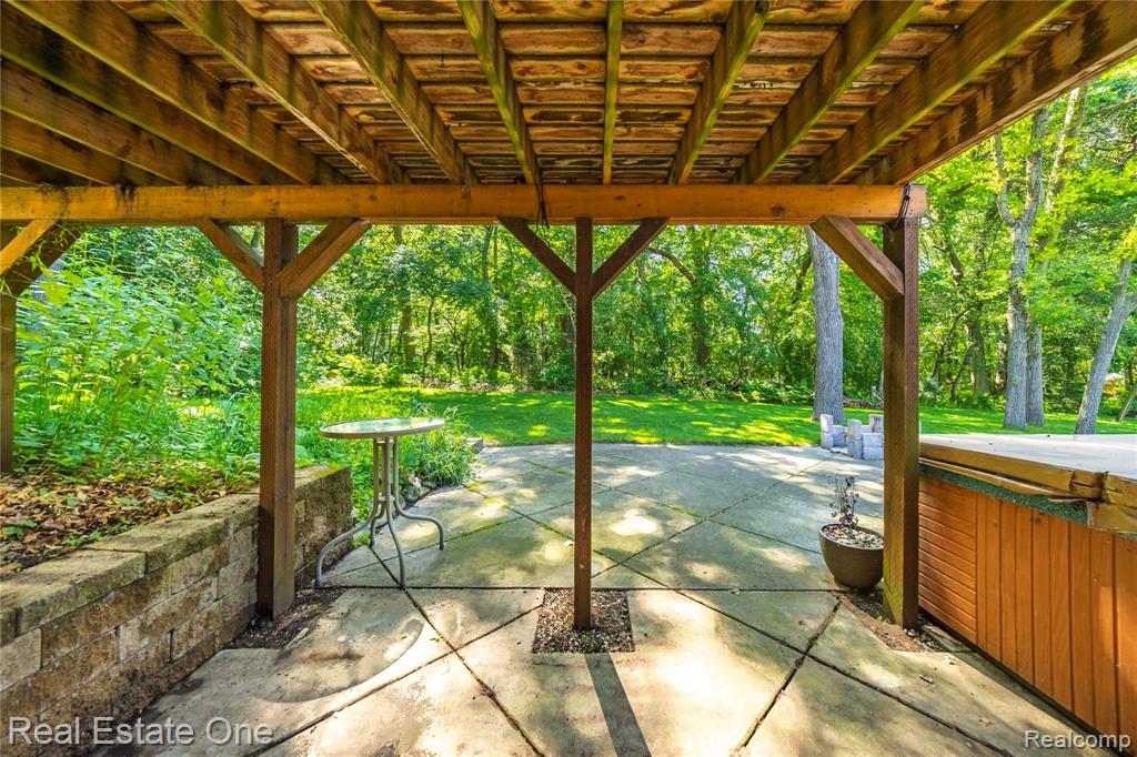 9611 Klais Road, Clarkston, MI 48348 — Photo 6