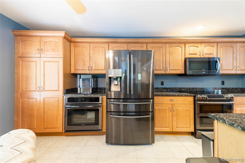 9362 Owen Street, Grosse Ile, MI 48138 — Photo 12