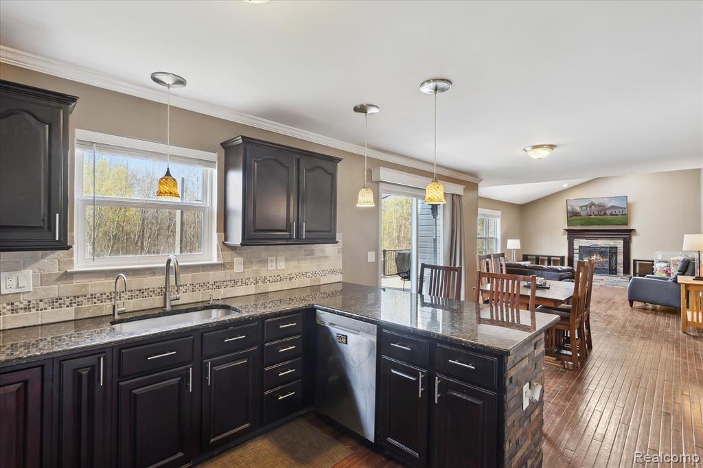 4045 FOREST EDGE Drive, Commerce Twp, MI 48382 — Photo 14